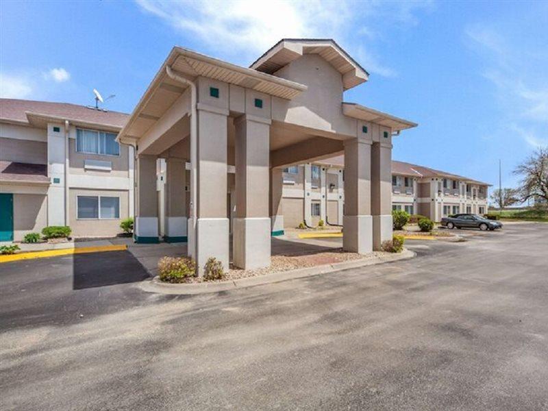 Quality Inn & Suites West Omaha - Ne Linclon Екстериор снимка