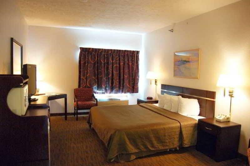 Quality Inn & Suites West Omaha - Ne Linclon Екстериор снимка