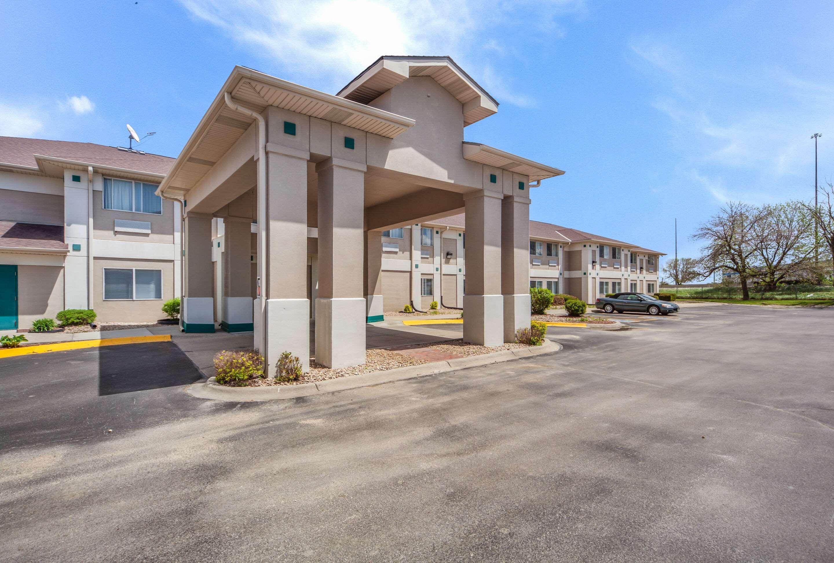 Quality Inn & Suites West Omaha - Ne Linclon Екстериор снимка