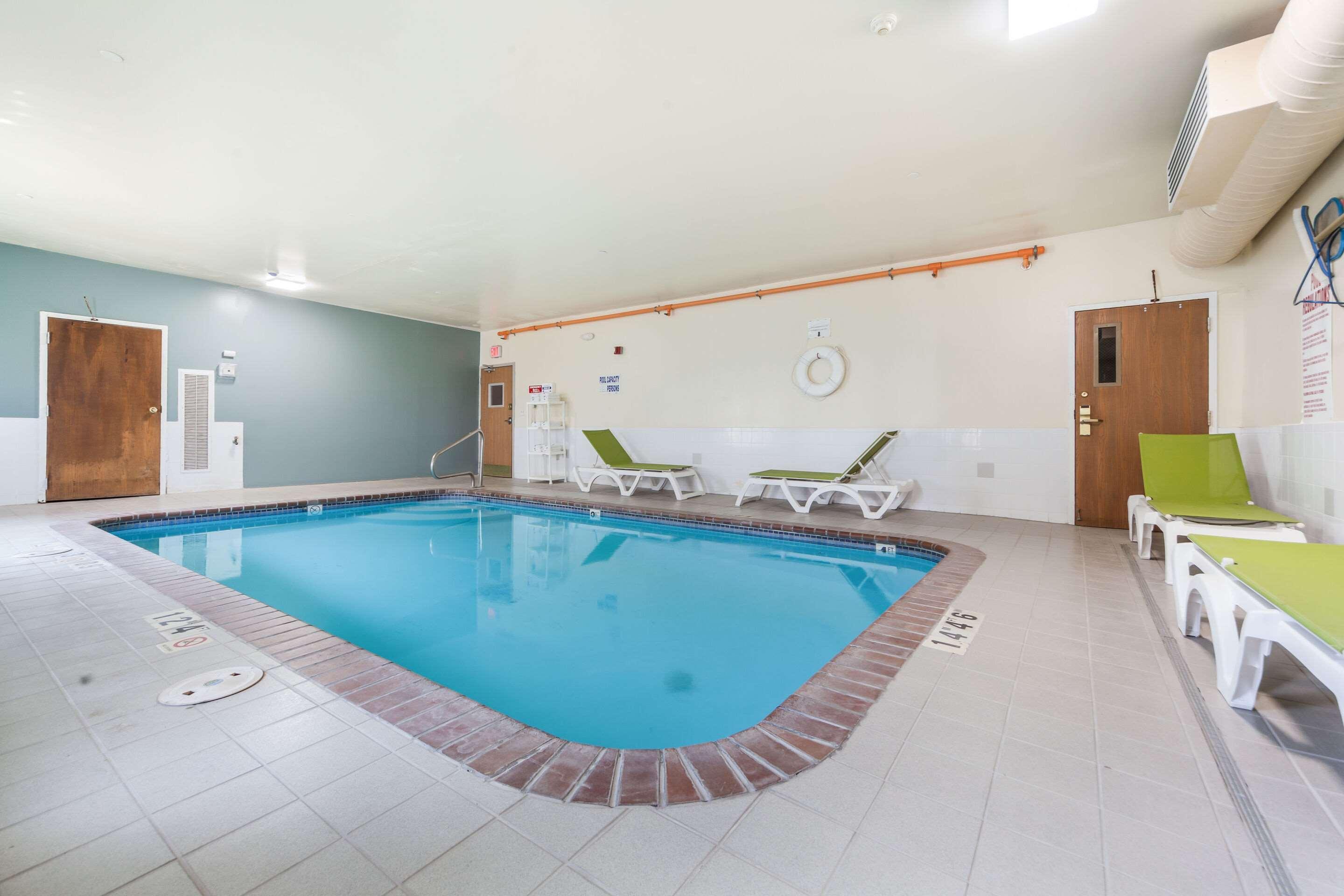 Quality Inn & Suites West Omaha - Ne Linclon Екстериор снимка