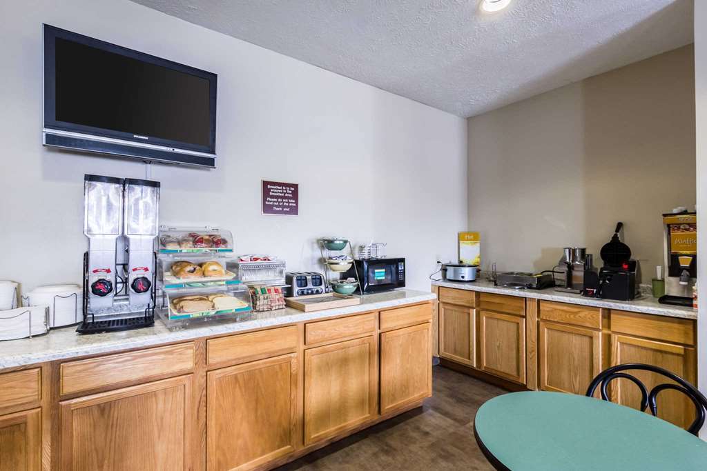 Quality Inn & Suites West Omaha - Ne Linclon Ресторант снимка